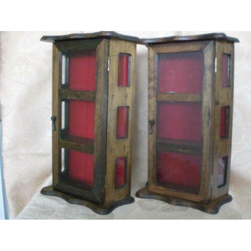 2 x Vitrine wandkastjes