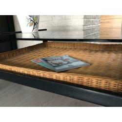 Vintage, jaren 70 salontafel met rieten mand