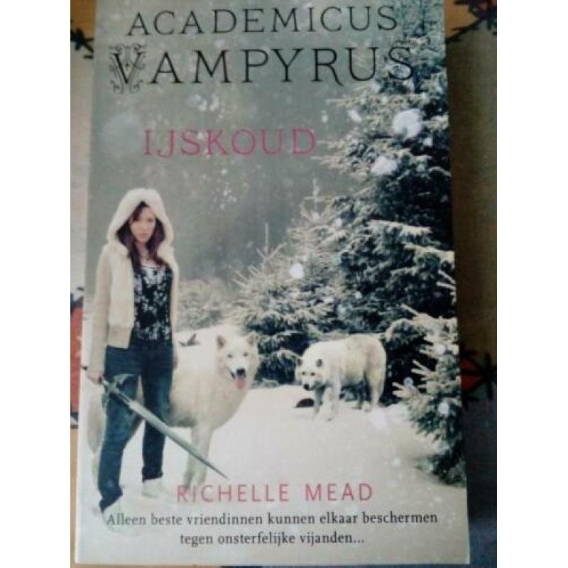 Richelle Mead Vampyrus academicus 1,2,3 delen