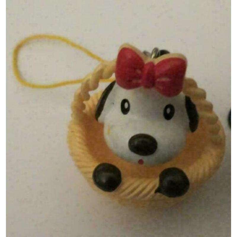 sleutelhanger hond in mand geel bruin of roze