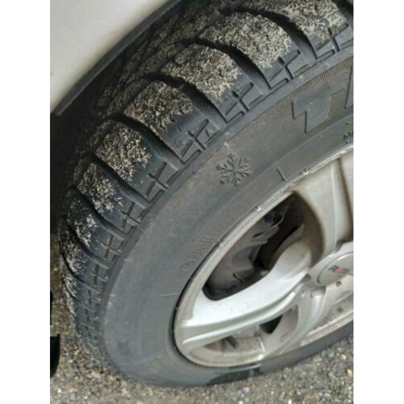 Volvo V70 2.4 140PK AUT 2000 Grijs nu Met apk nieuw