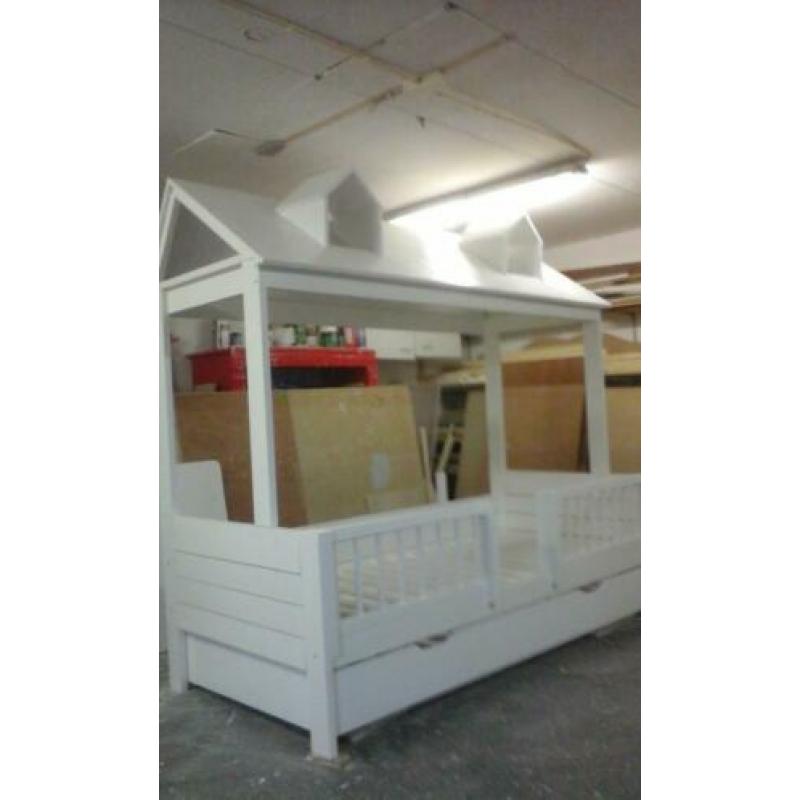 Strandhuisbed met kast