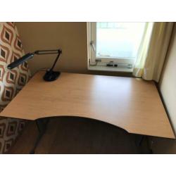 Makkelijk in hoogte verstelbaar bureau