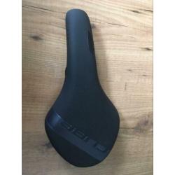 Cube FIETSZADEL voor racefiets of atb fiets NIEUW
