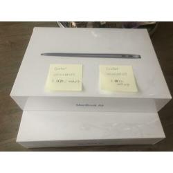 MacBook Air 1.6 2020 256 ssd apple care GESEALD!!! 1150€