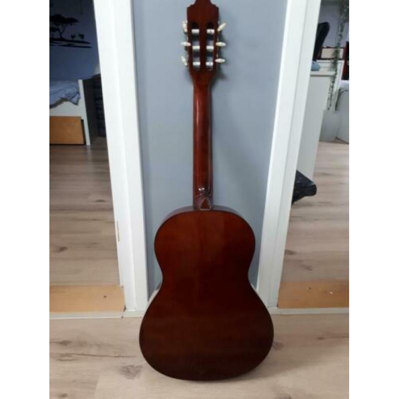 Nette 3/4 gitaar incl. mooie draagtas. Motion TC_601