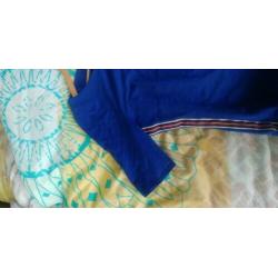 2 jurkjes rood en blauw van het merk Saares maat XL