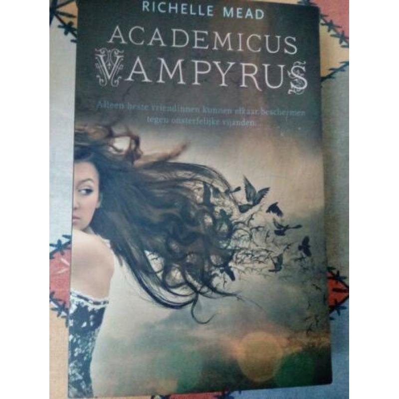 Richelle Mead Vampyrus academicus 1,2,3 delen