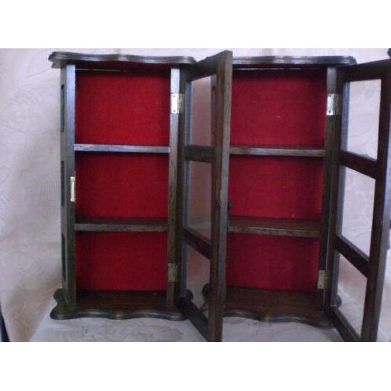 2 x Vitrine wandkastjes