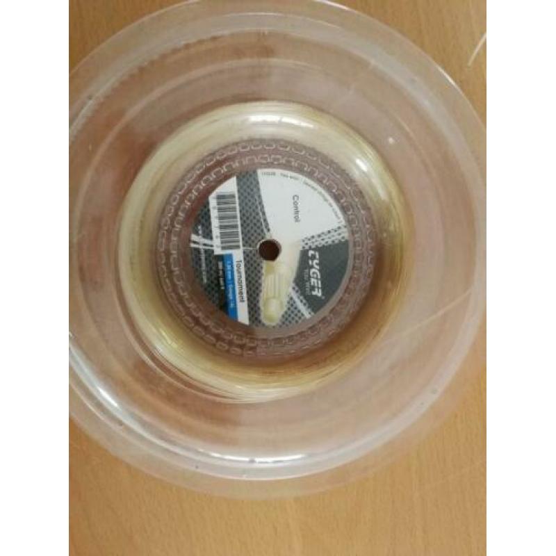 Te koop div tennisspullen incl spanapparaat