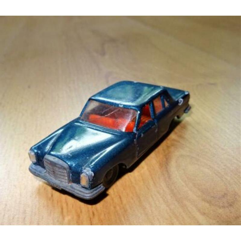 Mercedes Benz 250 SE, Siku.