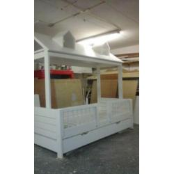 Strandhuisbed met kast