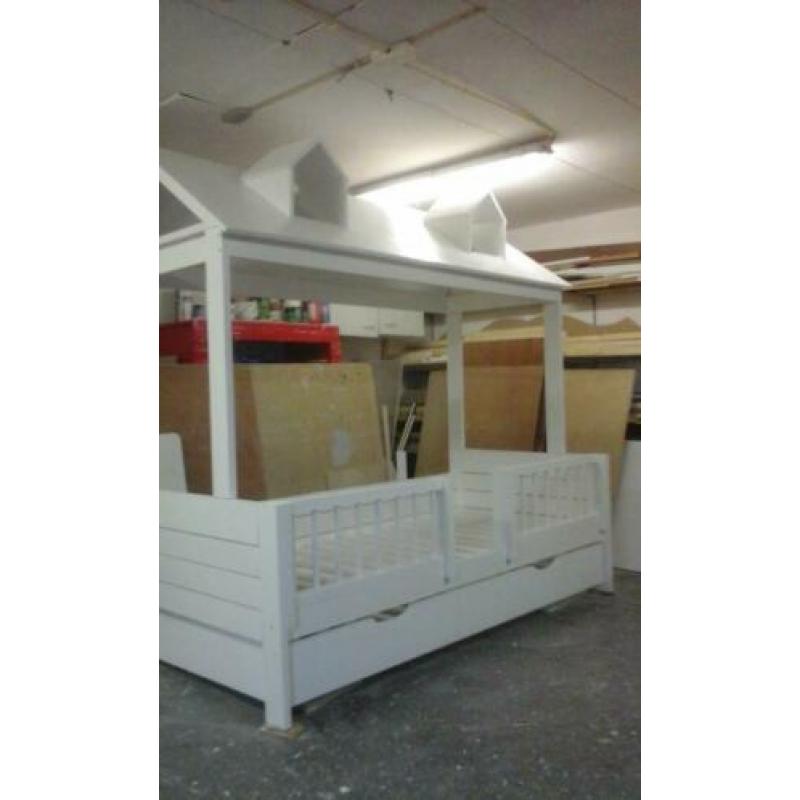 Strandhuisbed met kast