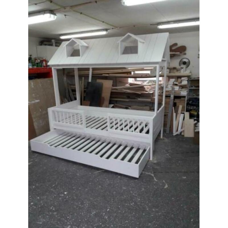 Strandhuisbed met kast