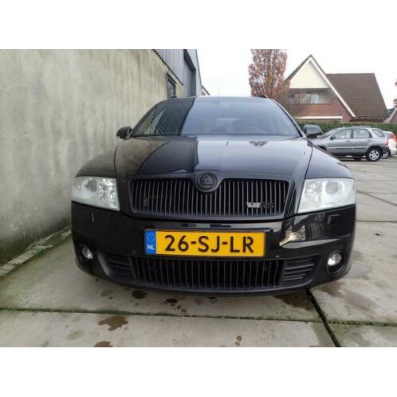 Skoda Octavia Combi 2.0 TFSI RS Navigatie, airco, LMV