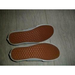 Vans, maat 37 model "slip on kenya black" zo goed als nieuw