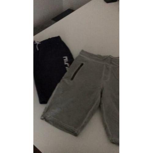 2 korte broeken mt XS