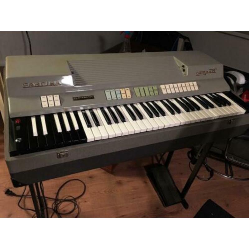 Farfisa Compact + F40 buizenversterker uit 1965