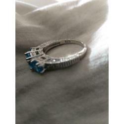 Mooie 925zilveren ring met blauw opaas maat 16.5