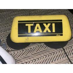 3 vrij nieuwe taxi borden
