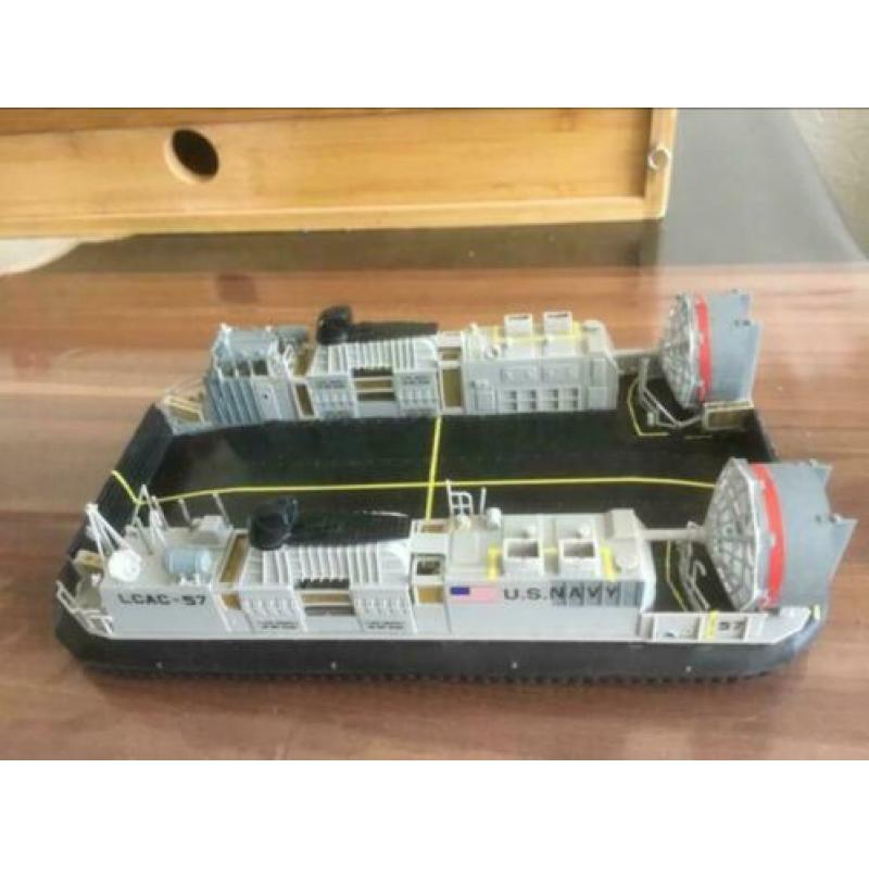 US Navy Landing Craft Air Cushion 1:144 gebouwd