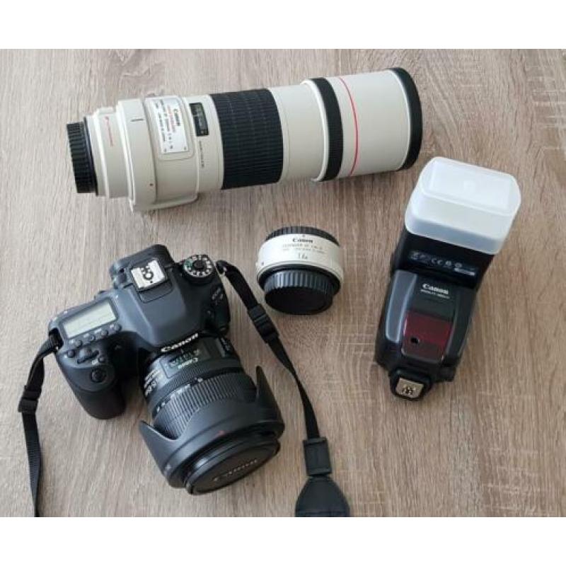 Canon 80D set + 15-85mm + 300mm + 1.4 teleconverter+580flits