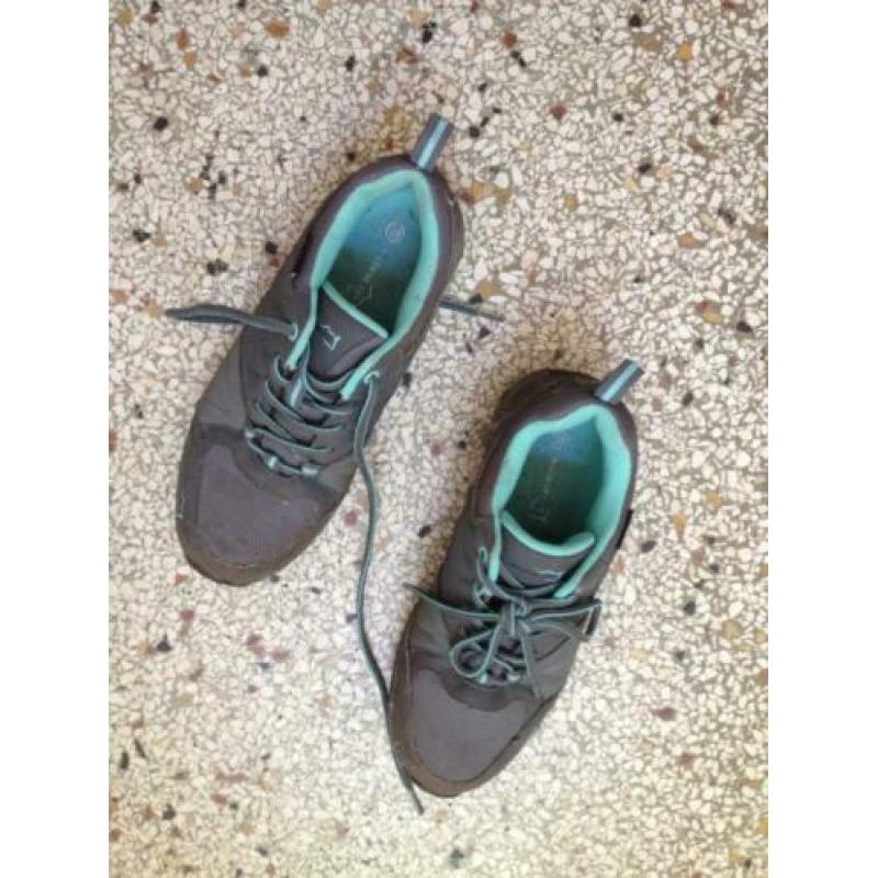 1 paar Wandelschoenen - Maat 37