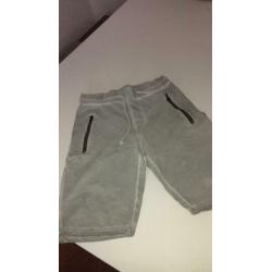 2 korte broeken mt XS