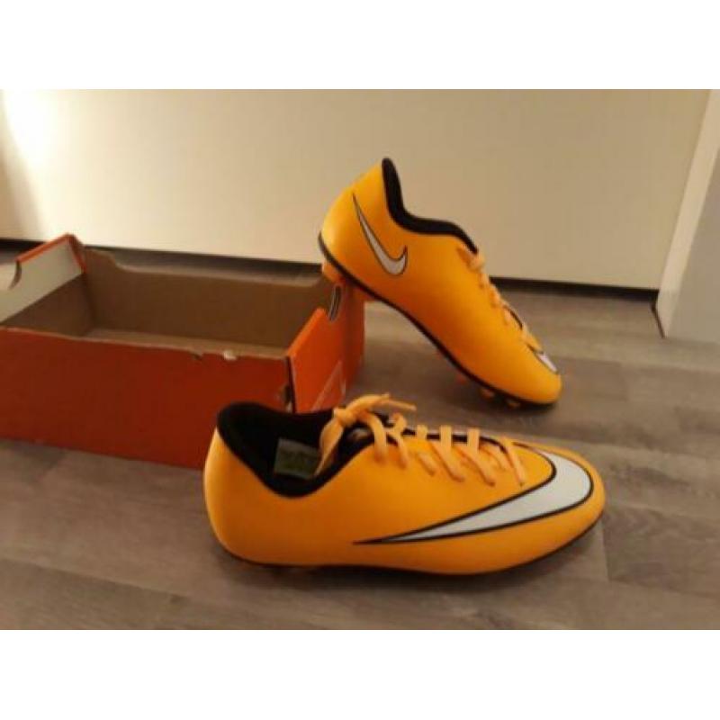 Nike JR Merc. Vortex II FG-R voetbalschoenen maat 35 - nieuw