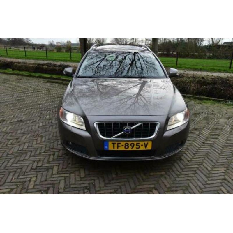 VOLVO V70 3.0T 210KW AWD AUT Summum