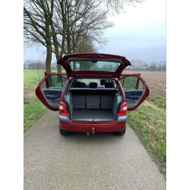 Renault Megane Scenic 1.6 16V Expr 2001 Rood