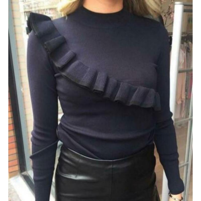 Nikkie plessen navy roezel trui