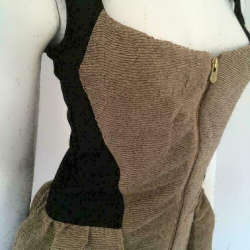 3546 Gloednieuwe exclusieve jurk SUPERTRASH; Mt=S