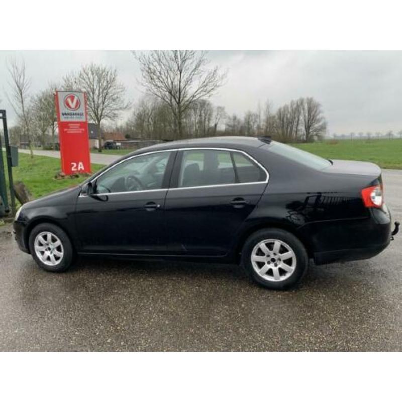 Volkswagen Jetta 1.6 FSI 116PK 6-Versn Comfortline | Trekhaa