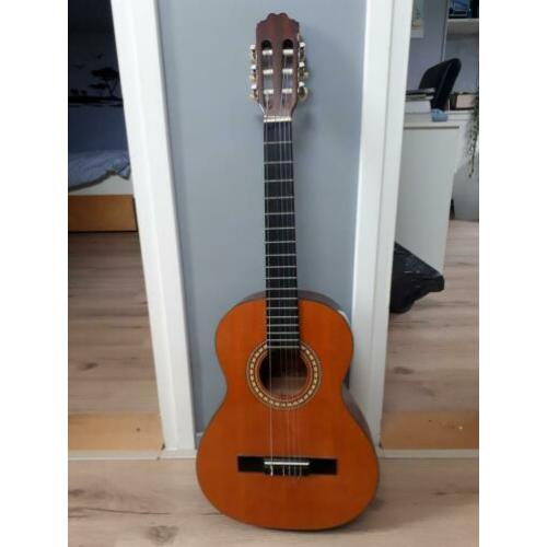 Nette 3/4 gitaar incl. mooie draagtas. Motion TC_601