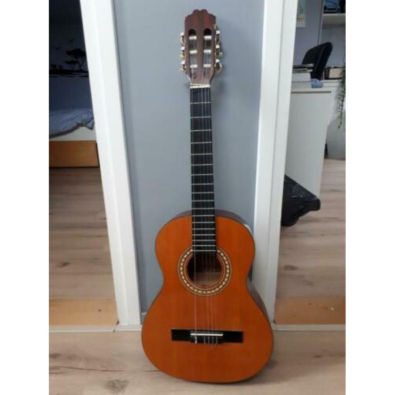 Nette 3/4 gitaar incl. mooie draagtas. Motion TC_601