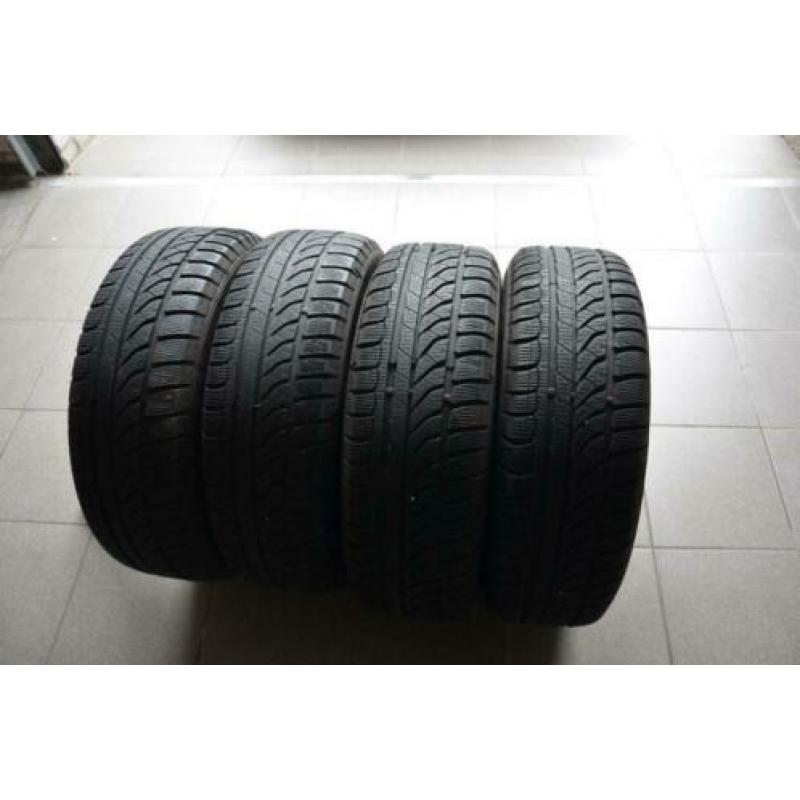 VW Golf 5 aluminium velgen met winterbanden