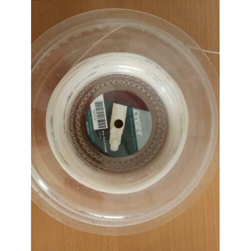 Te koop div tennisspullen incl spanapparaat
