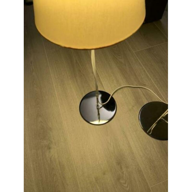 Set van 2 schemerlampen met chrome voet