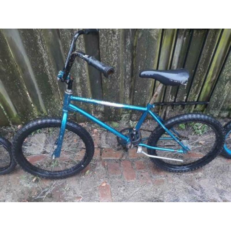 Te koop. 3x crossfiets en een step.