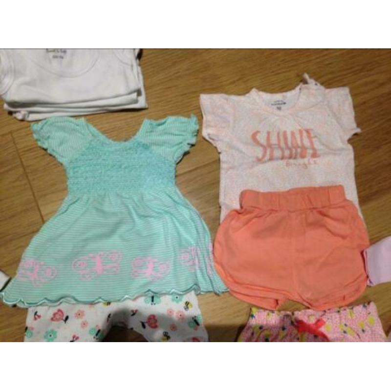 Set babykleding maat 56