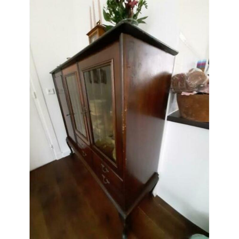 Buffetkast / antiek dressoir/ wandkast