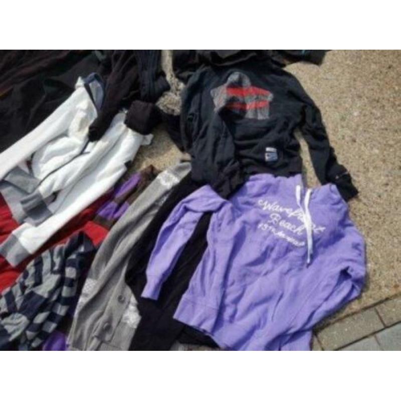 Kleding ca. 80 st. ook merken, vesten, truien, jassen, shirt