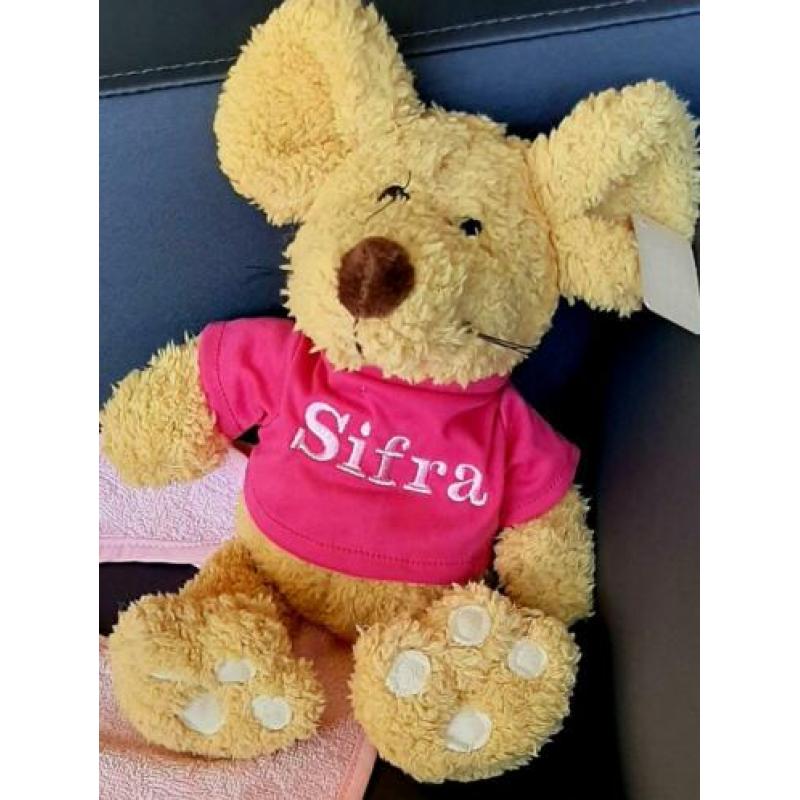 Knuffel 30cm met geborduurd t-shirt of slab