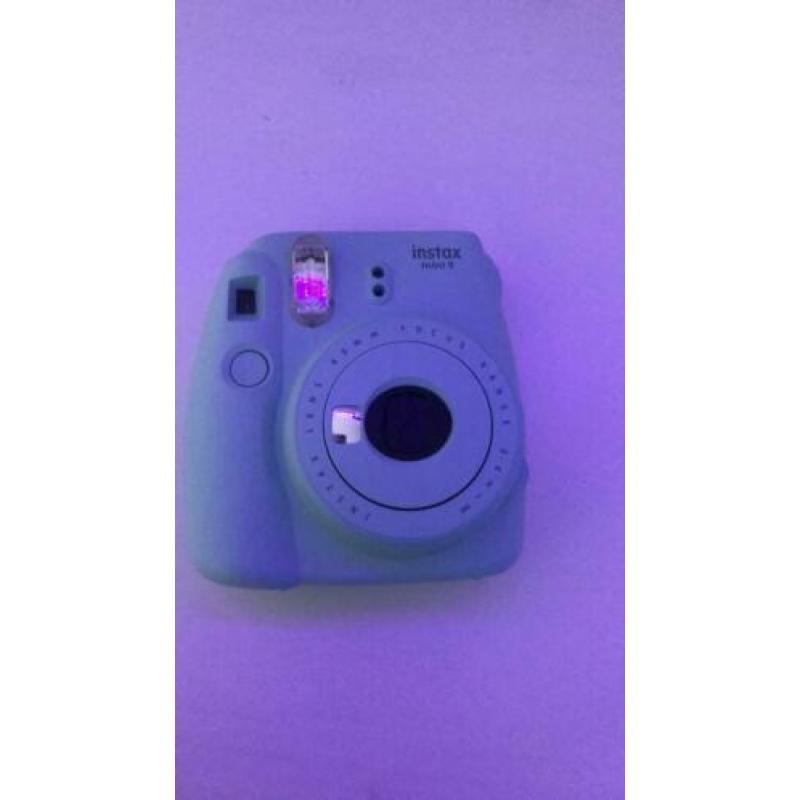 Een mooie licht blauw instax mini 9