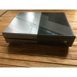 Xbox One 1TB Limited edition “Halo 5” console + controller