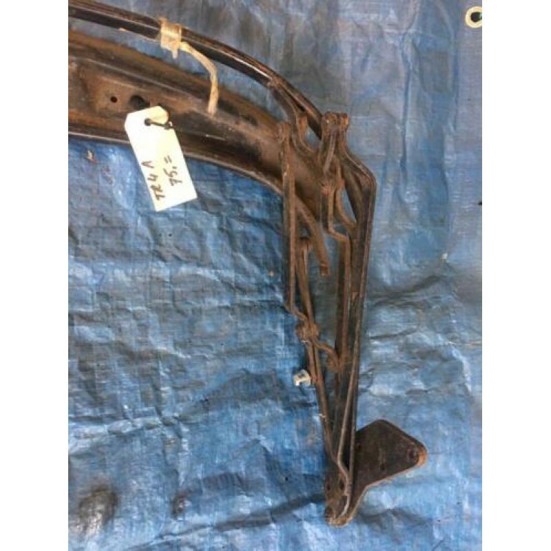 Te koop: Triumph TR4A kapframe. In goede staat.