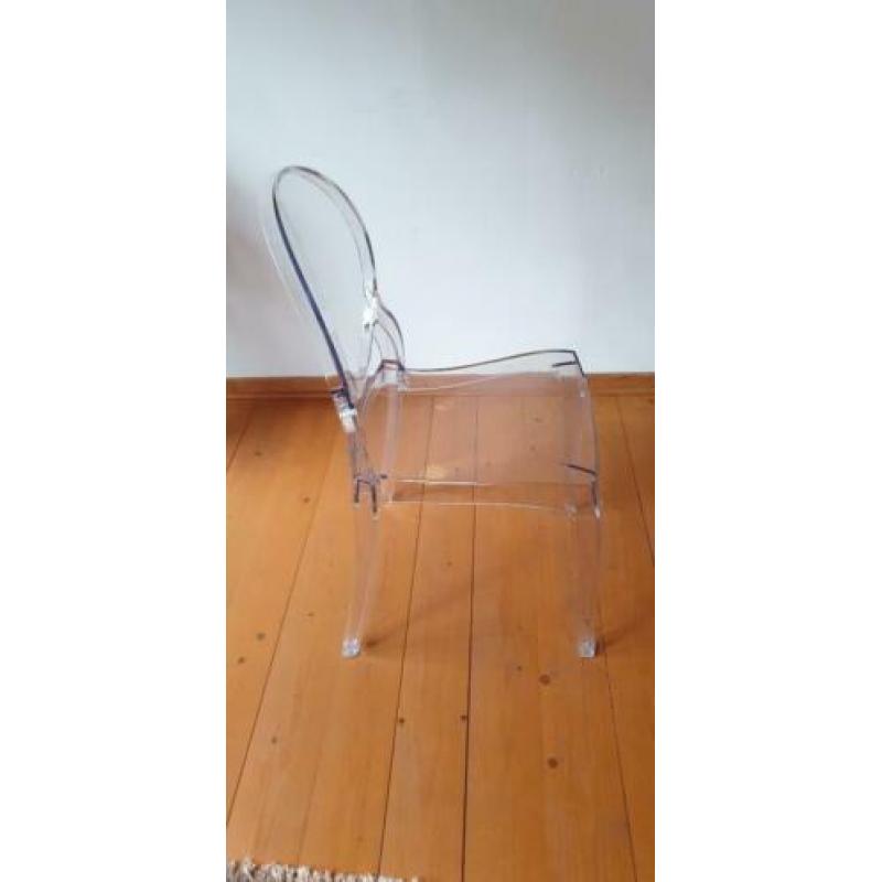 Te koop 6 polycarbonaat stoelen