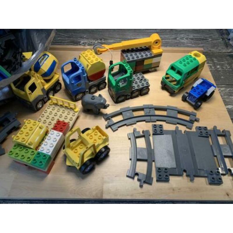 Duplo trein en vrachtwagentjes