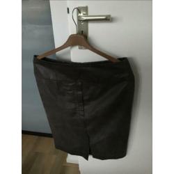Te Koop COLLEGE STYLE vest, jurk en 2 rokken maat M
